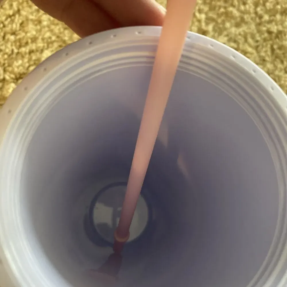 New Starbucks 2020 Holiday Exclusive Pink & White Sequin 24 oz Tumbler Cold Cup